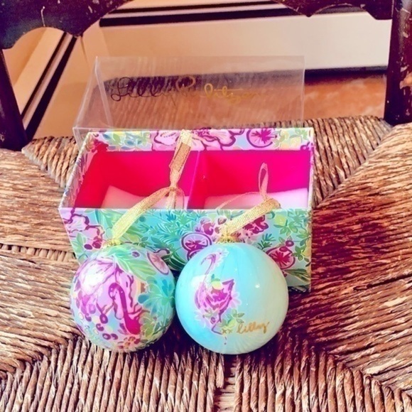 ✨💖 Lilly Pulitzer Seafoam Green and Flamingo Pink Ornament Set 💖 - Picture 7 of 12